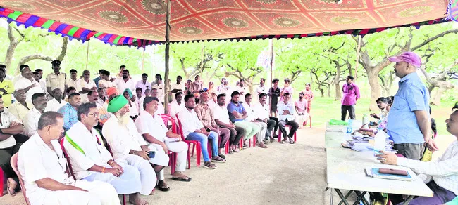 ఆలయ భూముల్లో అక్రమ నిర్మాణాలు తొలగిస్తాం