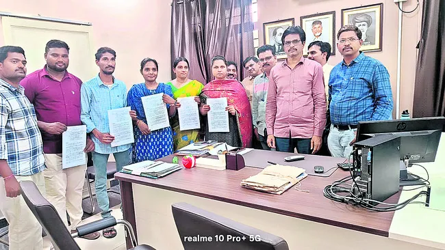 ఐదుగురికి కారుణ్య నియామకాలు