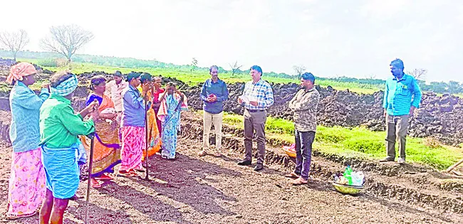 ఉపాధి పథకాలకు వంద శాతం సబ్సిడీ