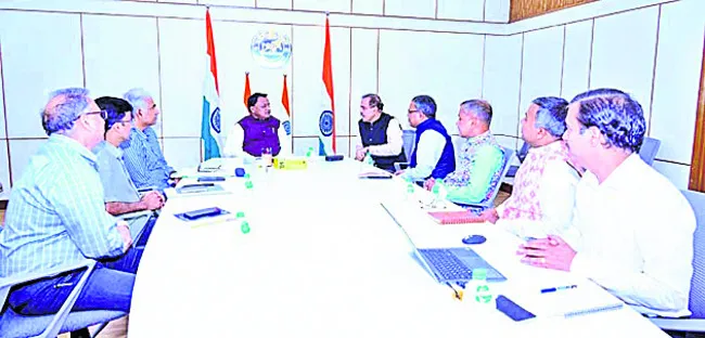 స్థానిక సంస్థలకు సాధికారత యోచన