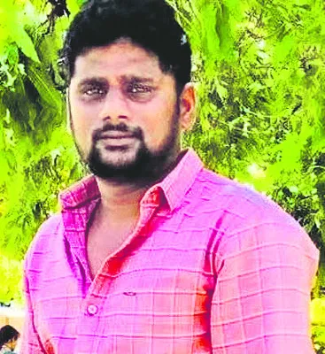 రైలు కింద పడి వ్యక్తి ఆత్మహత్య