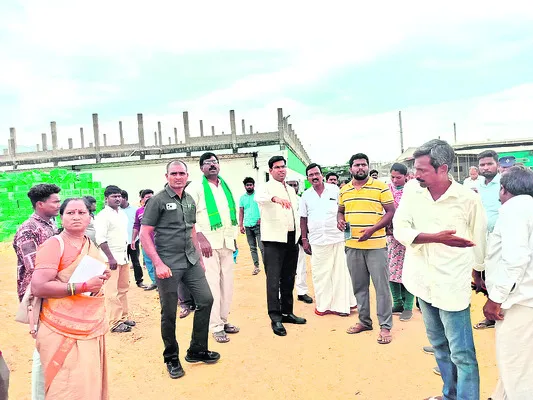 మామిడి రైతును ఇబ్బంది పెట్టొద్దు