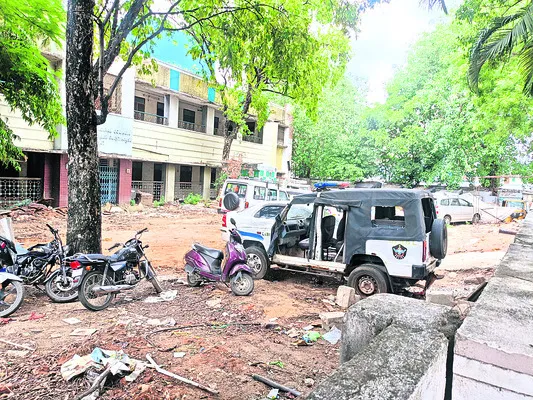 రూ.కోట్ల జాగాపై కన్ను