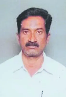 రైలు నుంచి జారిపడి వ్యక్తి మృతి