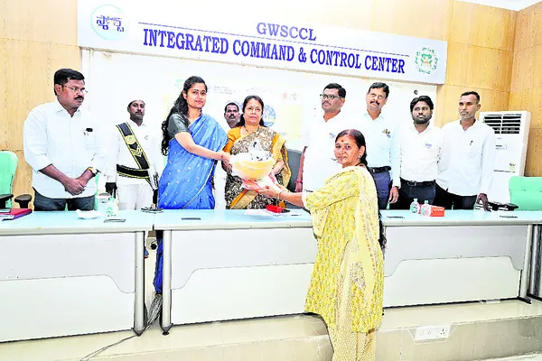 నగర ప్రజలకు మెరుగైన సేవలు అందించాలి