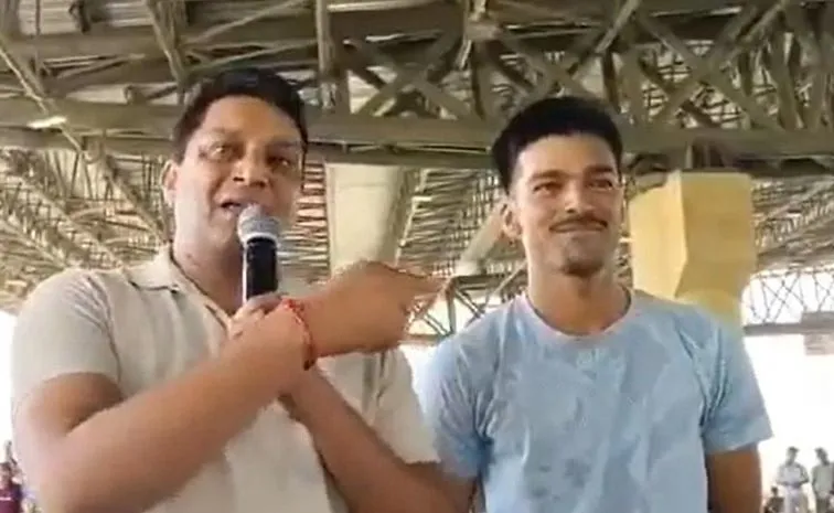 ఇది 20 ఏళ్ల కల.. కొడుకుతోపాటే కానిస్టేబుల్‌ జాబ్‌ కొట్టాడు