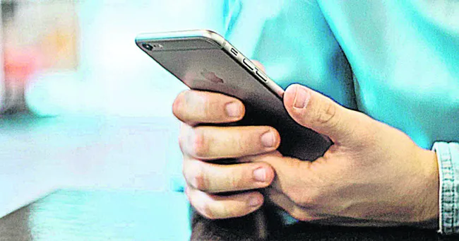 మొబైల్‌ పోయిందా.. ఈ నంబర్‌కు మెసేజ్‌ చేయొద్దు 