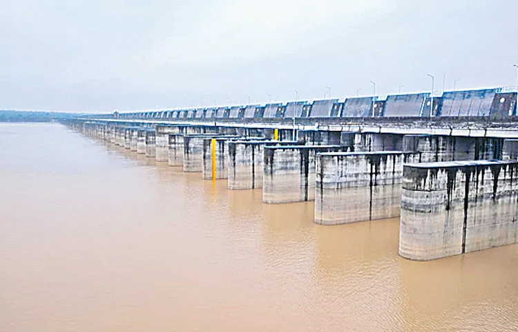బరాజ్‌లపై నిర్ణయం కేసీఆర్‌దే