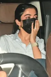 Rashmika And Vijay Devarakonda Leaves Mumbai Airport In Same Car4