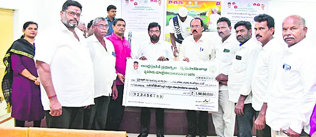 వ్యవసాయ యాంత్రీకరణతో రైతులకు మేలు