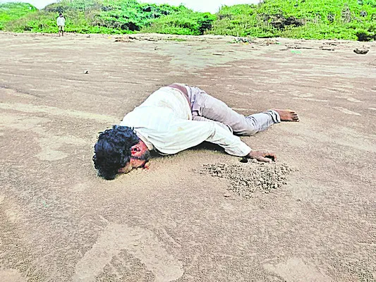 అనుమానాస్పదస్థితిలో వ్యక్తి మృతి 