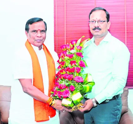 నగరాభివృద్ధికి కృషి చేయాలి