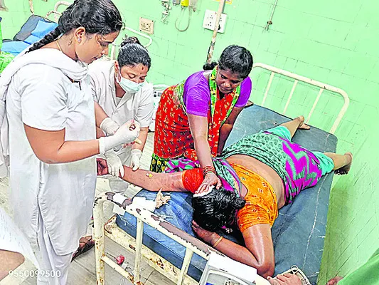 రోడ్డు ప్రమాదంలో మహిళకు తీవ్రగాయాలు