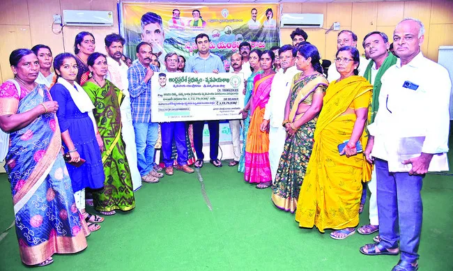 రాయితీపై వ్యవసాయ యంత్ర పరికరాల పంపిణీ