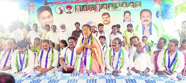 కార్యకర్తలను వేధిస్తే ఊరుకునేది లేదు