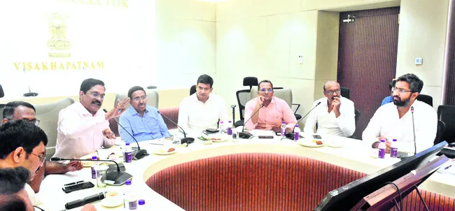 ప్రజల రవాణా సదుపాయంపై సమీక్ష