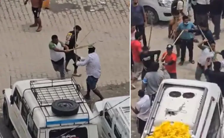 Viral Video: All Out Brawl Among Kedarnath Pilgrims