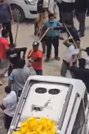 Viral Video: All Out Brawl Among Kedarnath Pilgrims1