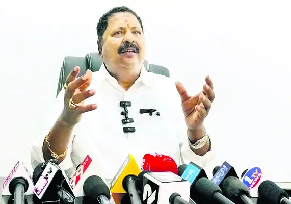 వెన్నుపోటుకు కేరాఫ్‌ చంద్రబాబు 