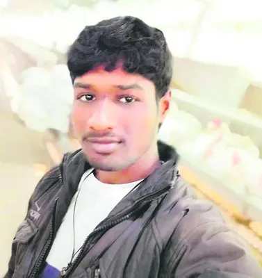 నచ్చిన కారు కొనివ్వలేదని యువకుడి ఆత్మహత్య 
