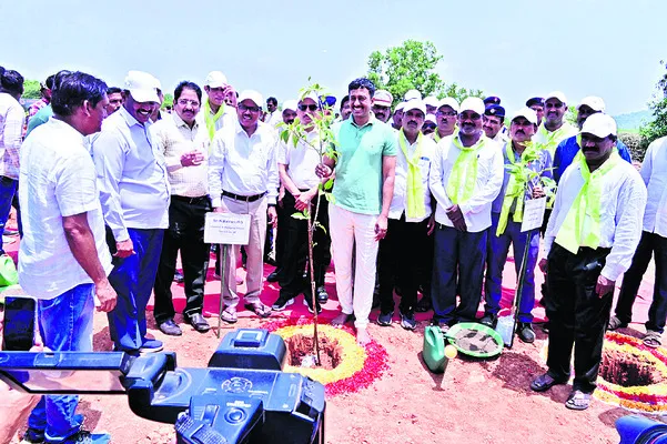 ఆస్తుల కన్నా.. పర్యావరణం మిన్న