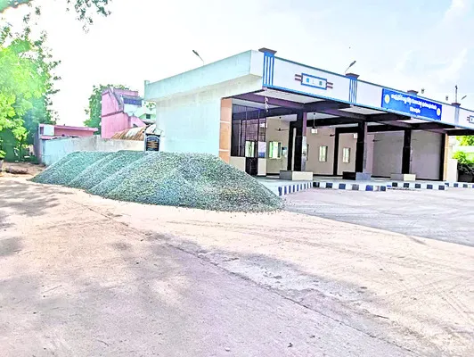 బస్టాండా.. స్టాక్‌ పాయింటా.!