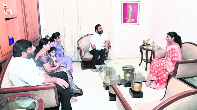 దమ్ముంటే కేసును సీబీఐకి అప్పగించాలి
