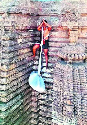 పూరీ శ్రీమందిరంపై డ్రోన్‌ 