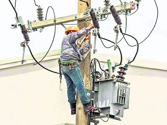 జేఎల్‌ఎంల ఇష్టారాజ్యం! 