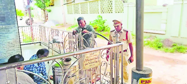 వినాయకుడి ఆలయంలో హుండీ చోరీ