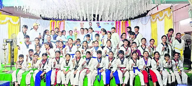 తైక్వాండో ఓవరాల్ చాంప్ మదర్ థెరిసా క్లబ్