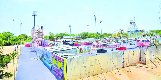 వేడుకలు సరే.. ఆటలు ఎట్లా?