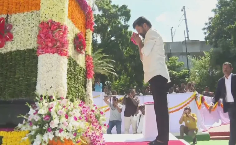 Telangana Formation Day: గన్‌పార్క్‌ వద్ద సీఎం రేవంత్‌ నివాళి