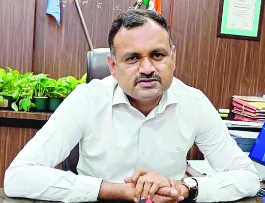 పాలికె కమిషనర్‌ బదిలీ