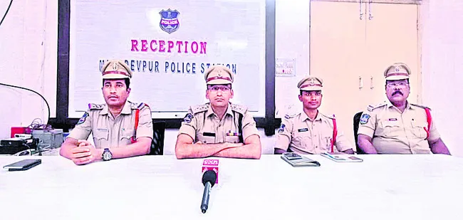 యువత మత్తుకు దూరంగా ఉండాలి