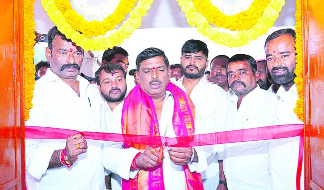 యోగా డేను విజయవంతం చేయాలి