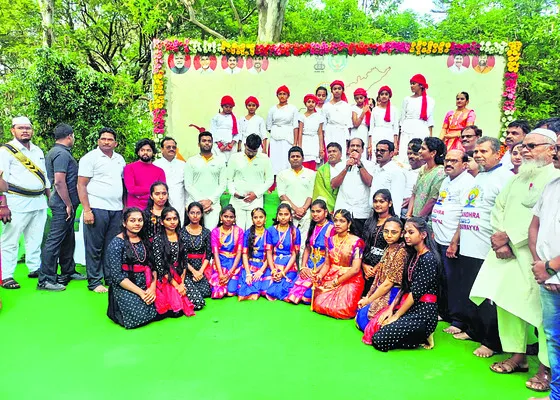 శివ తాండవ నృత్యానికి ప్రశంస 