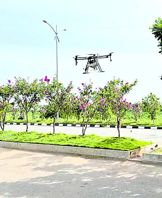 రాజధానిలో మొక్కలకు డ్రోన్లతో వర్మీవాష్