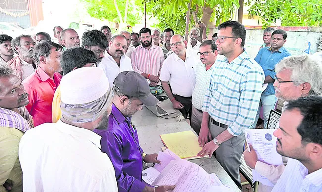 సదస్సుల్లోనే సమస్యలు పరిష్కరించండి