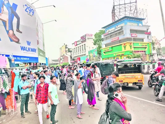 ఆర్టీసీ ప్రయాణికులకు అవస్థలు