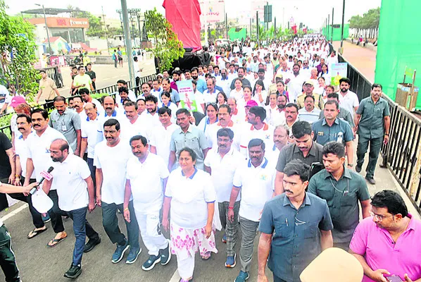 యోగాంధ్రకు తరలిరండి
