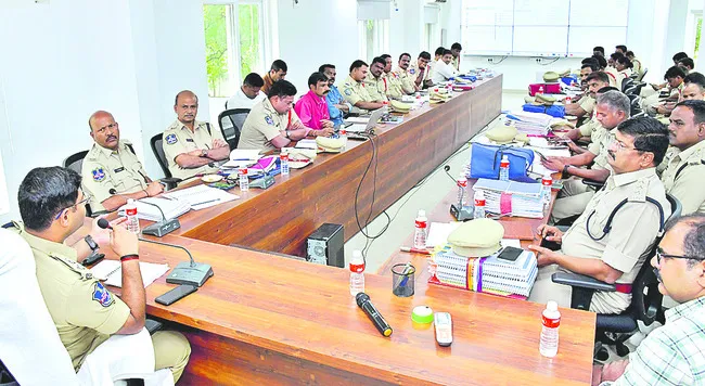 సైబర్ నేరాలపై అవగాహన ఉండాలి