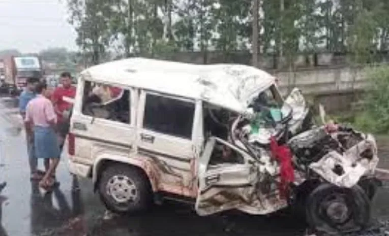 Road Accident In West Bengal While Returning From A Wedding