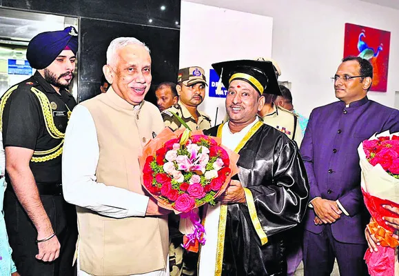 గవర్నర్‌కు స్వాగతం
