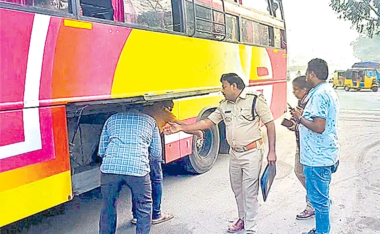 Plans to set up a command control center in RTA to monitor public vehicles2