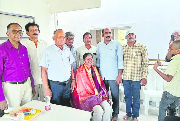 ఆస్ట్రోనాట్ జాహ్నవికి సత్కారం