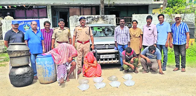 నాటుసారాపై దాడులు
