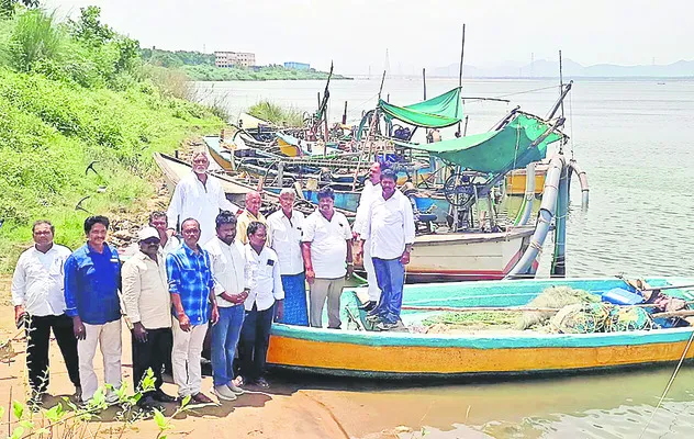 అక్రమ డ్రెడ్జింగ్‌తో ఇసుక దోపిడీ