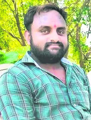 రోడ్డు ప్రమాదంలో యువకుడు మృతి