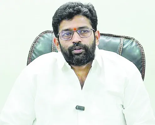 బుచ్చయ్య చౌదరి క్షమాపణ చెప్పాలి